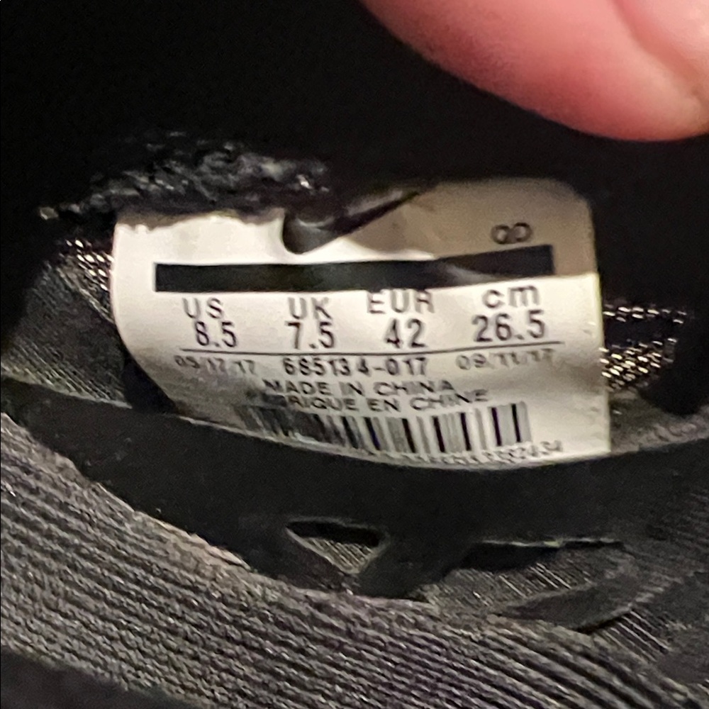 Nike Black Athletic Shoes for Men - Picture 5 of 5